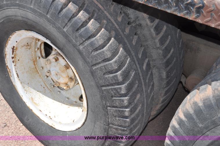 image for item G6077 P & H 155 truck crane