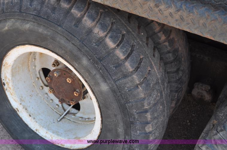 image for item G6077 P & H 155 truck crane