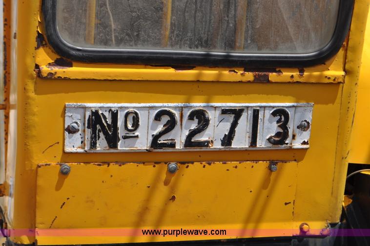 image for item G6077 P & H 155 truck crane