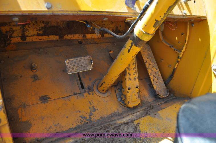 image for item G6077 P & H 155 truck crane