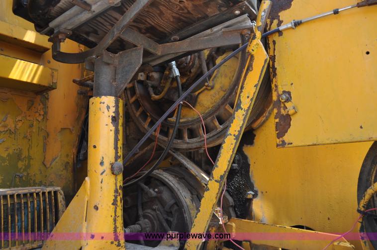 image for item G6077 P & H 155 truck crane