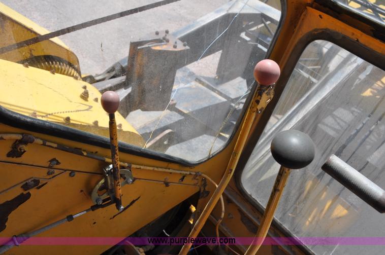 image for item G6077 P & H 155 truck crane