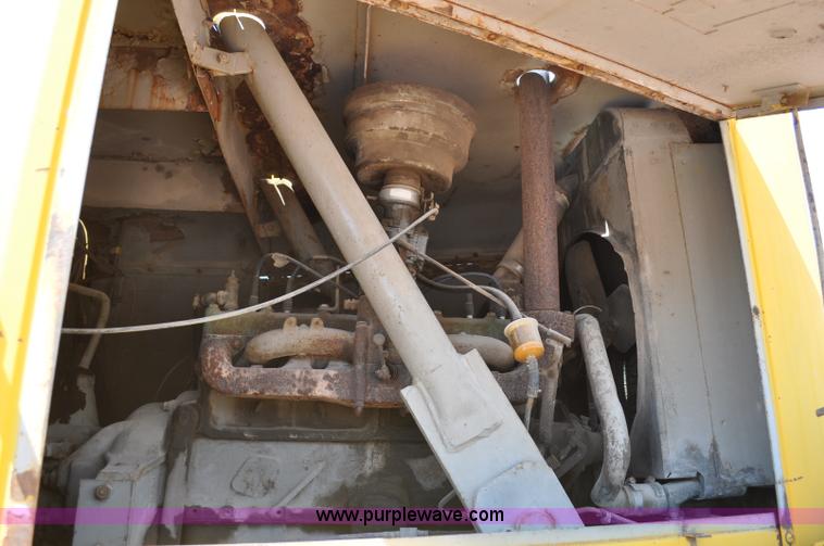 image for item G6077 P & H 155 truck crane