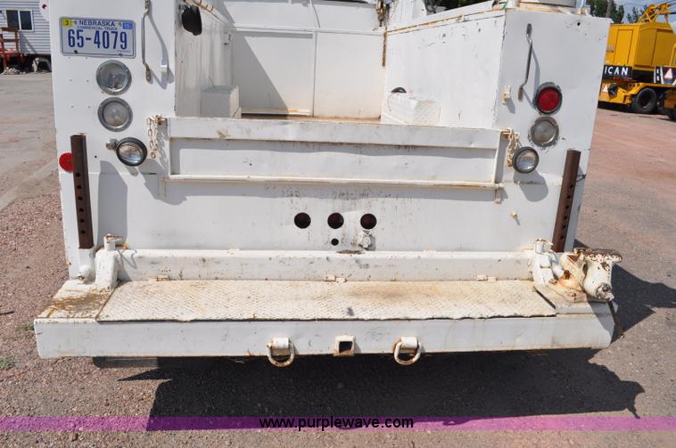 image for item G6078 1988 Ford F700 service truck