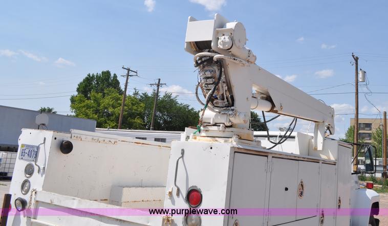 image for item G6078 1988 Ford F700 service truck