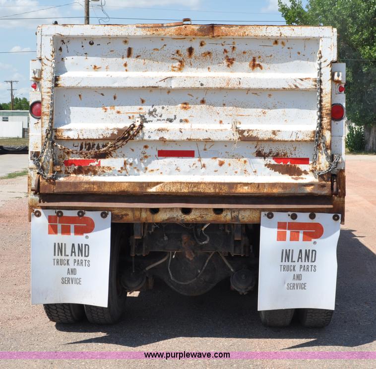 image for item G6080 1984 International F1954 dump truck