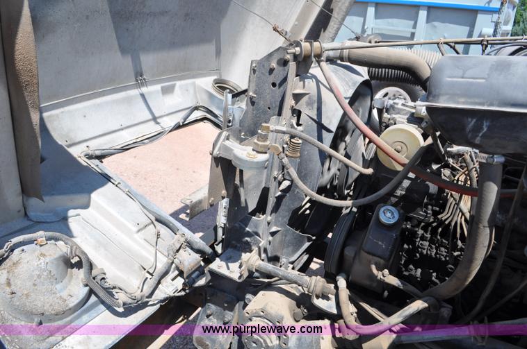 image for item G6080 1984 International F1954 dump truck