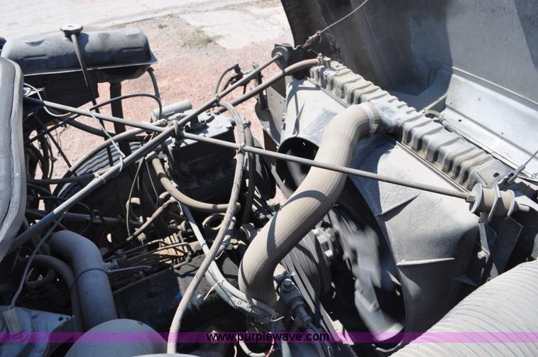 image for item G6080 1984 International F1954 dump truck