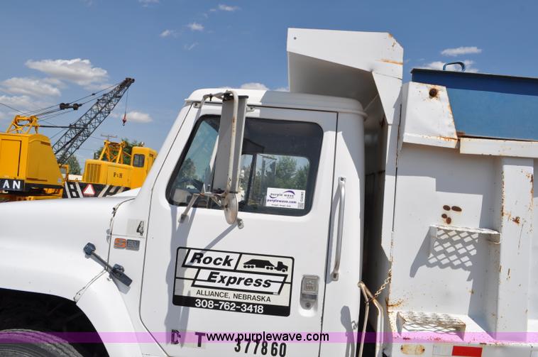 image for item G6080 1984 International F1954 dump truck