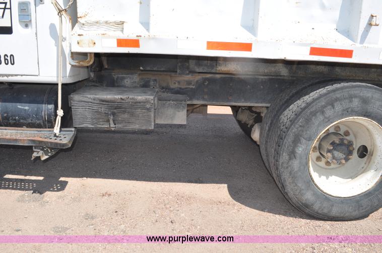 image for item G6080 1984 International F1954 dump truck