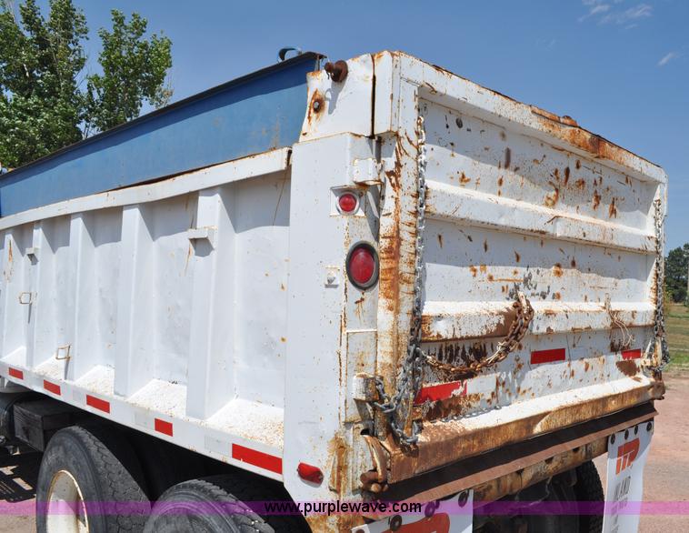 image for item G6080 1984 International F1954 dump truck