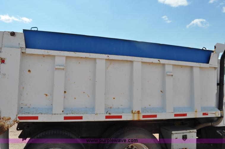 image for item G6080 1984 International F1954 dump truck