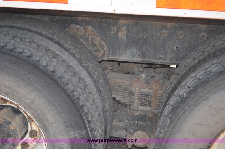 image for item G6080 1984 International F1954 dump truck