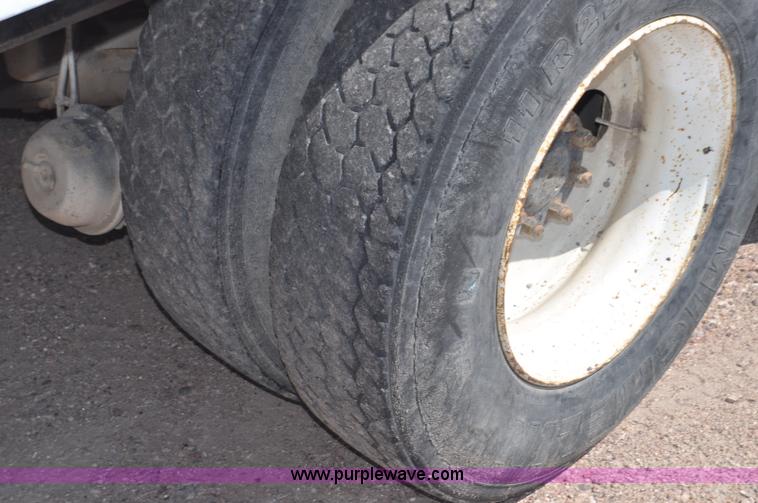 image for item G6080 1984 International F1954 dump truck