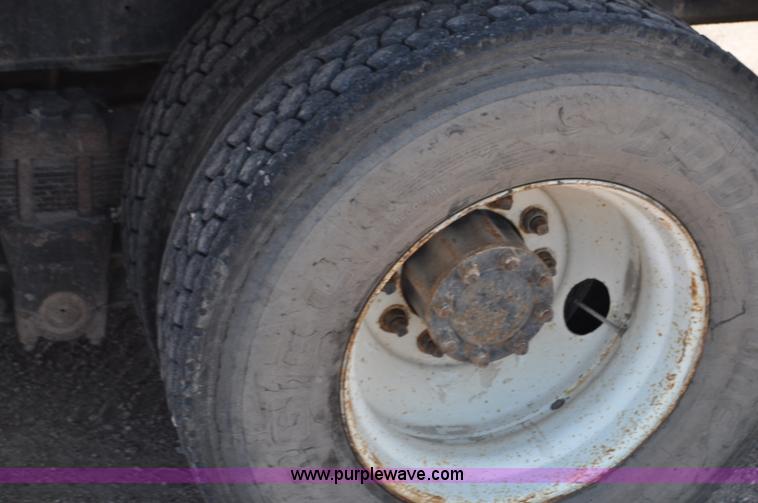 image for item G6080 1984 International F1954 dump truck