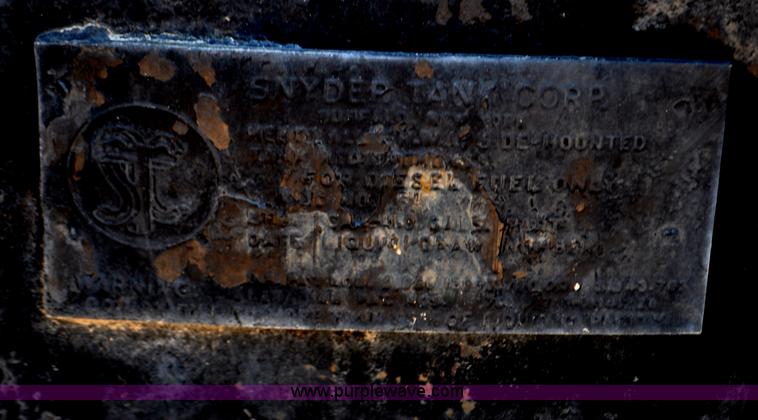 image for item G6081 1989 International F2575 semi truck