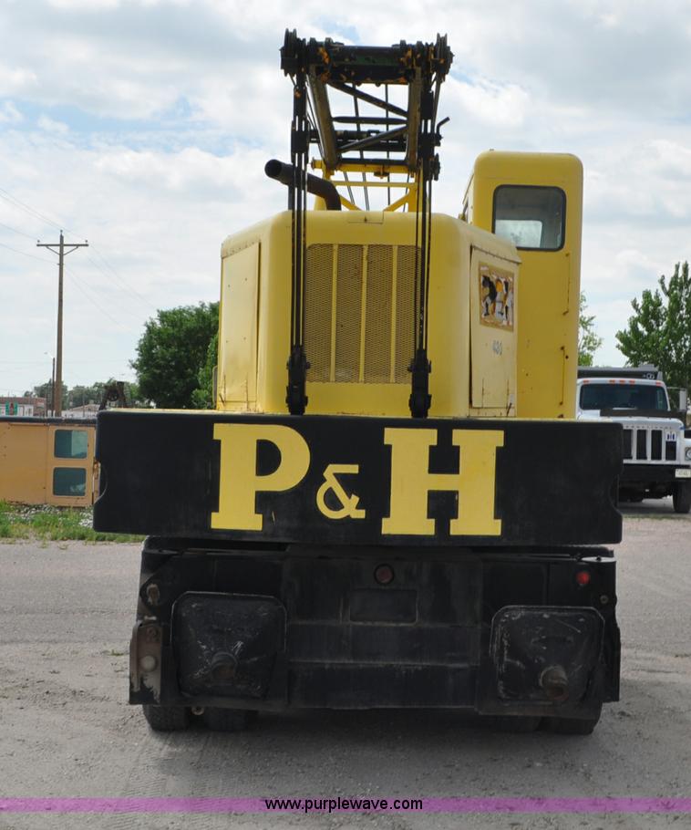 image for item G6082 1969 P & H 430 truck crane