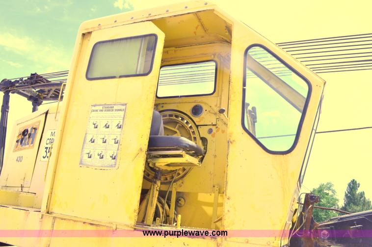 image for item G6082 1969 P & H 430 truck crane