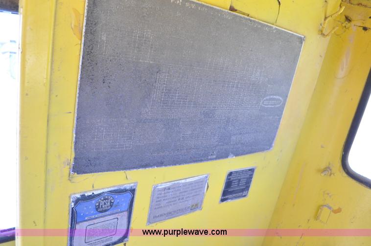 image for item G6082 1969 P & H 430 truck crane