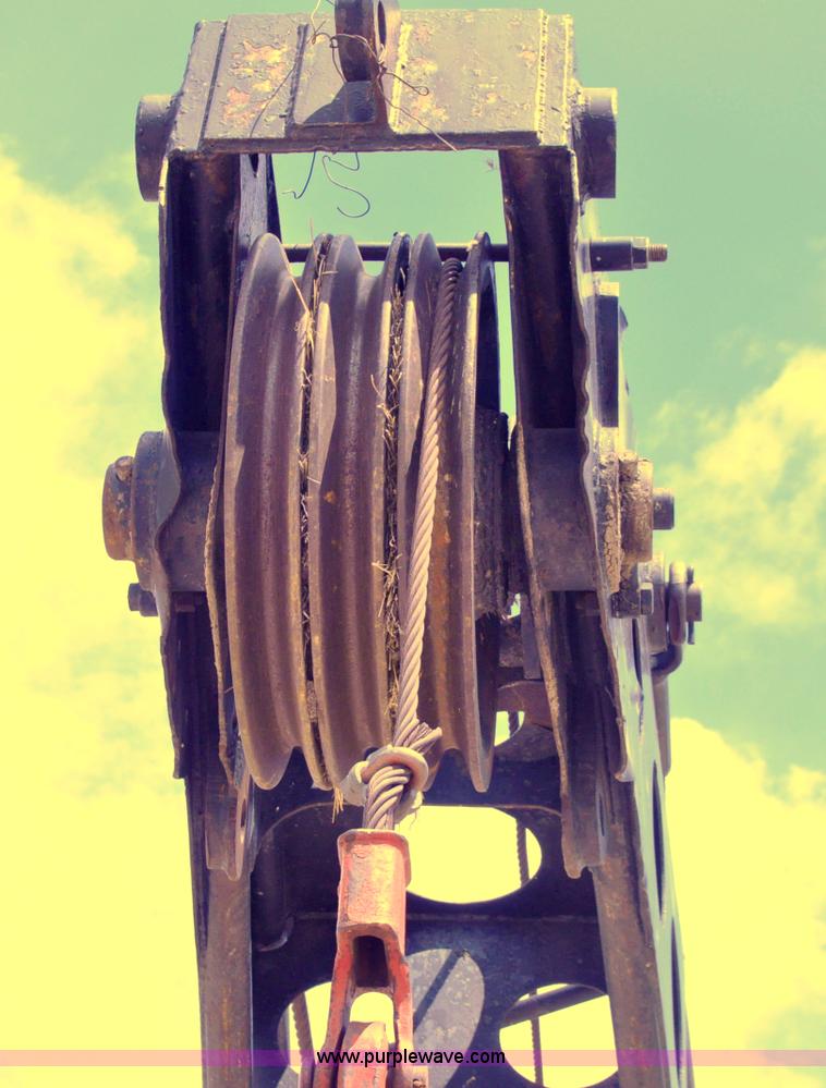 image for item G6082 1969 P & H 430 truck crane