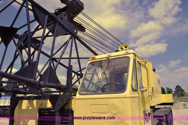 image for item G6082 1969 P & H 430 truck crane