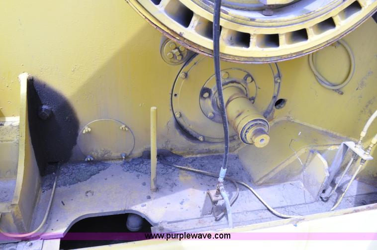 image for item G6082 1969 P & H 430 truck crane