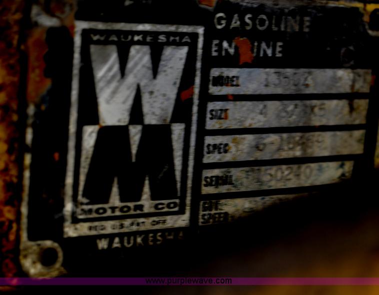 image for item G6082 1969 P & H 430 truck crane