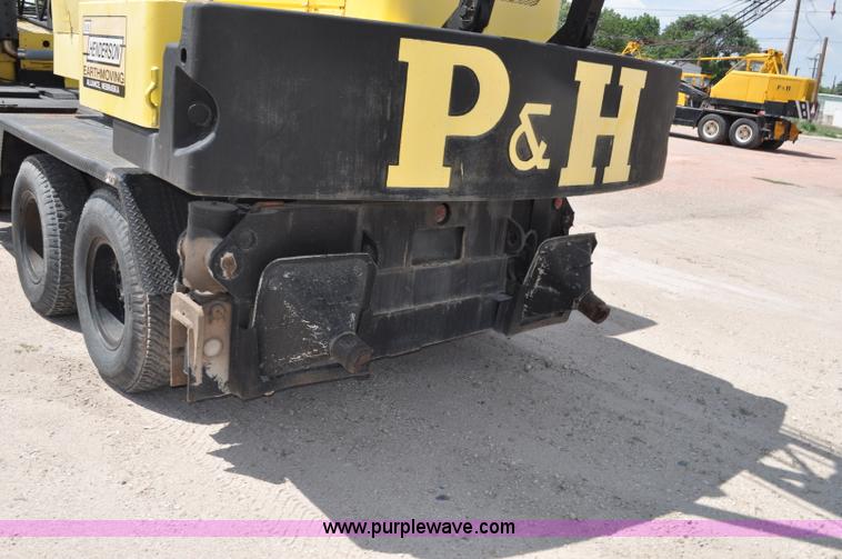 image for item G6082 1969 P & H 430 truck crane