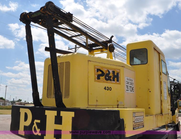 image for item G6082 1969 P & H 430 truck crane