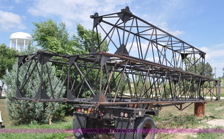 image for item G6082 1969 P & H 430 truck crane