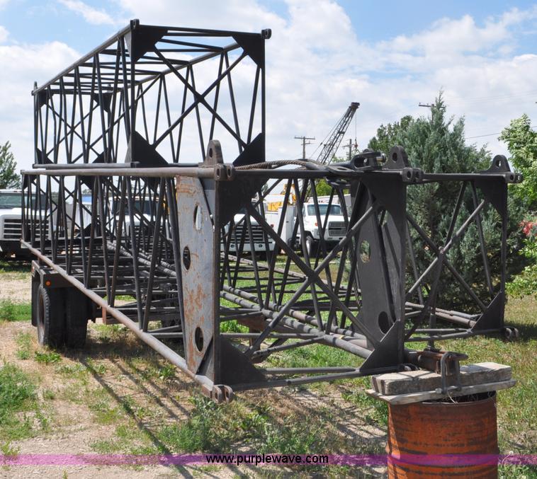 image for item G6082 1969 P & H 430 truck crane