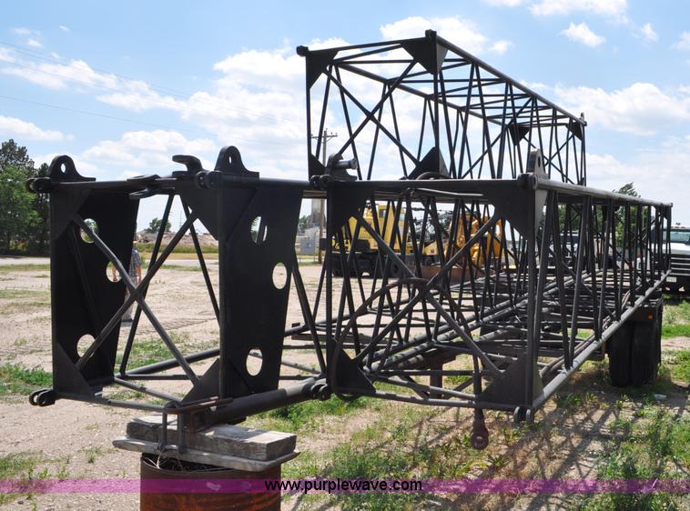 image for item G6082 1969 P & H 430 truck crane