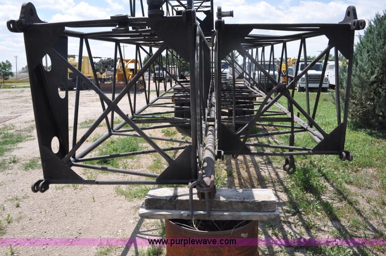 image for item G6082 1969 P & H 430 truck crane