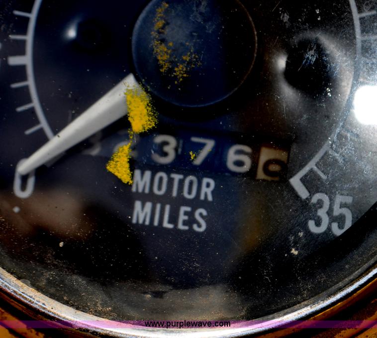 image for item G6082 1969 P & H 430 truck crane