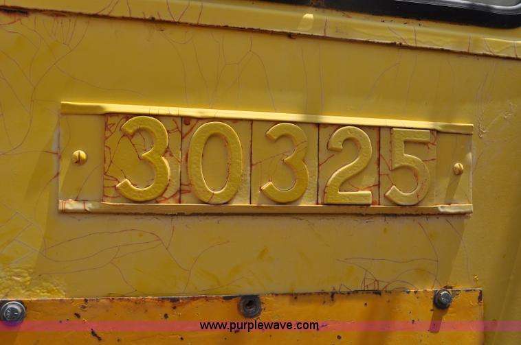 image for item G6082 1969 P & H 430 truck crane