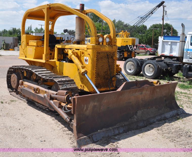 image for item G6083 1973 International TD15C dozer