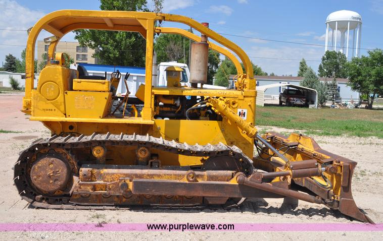 image for item G6083 1973 International TD15C dozer