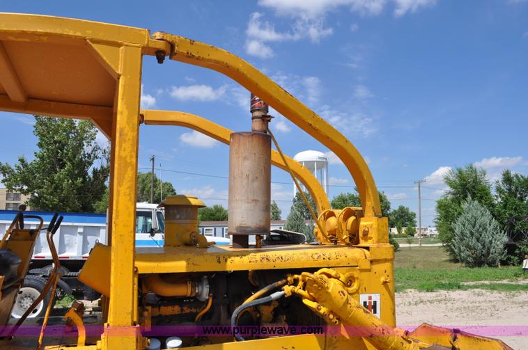 image for item G6083 1973 International TD15C dozer