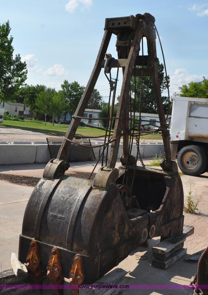 image for item G6094 PMCO clam sheel bucket