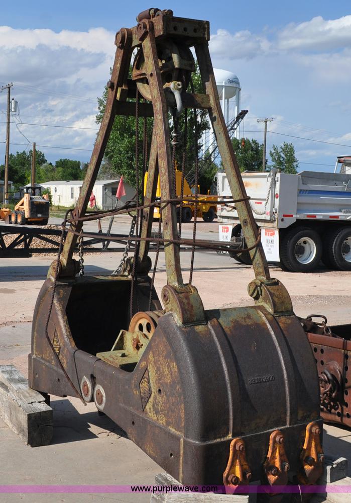 image for item G6094 PMCO clam sheel bucket