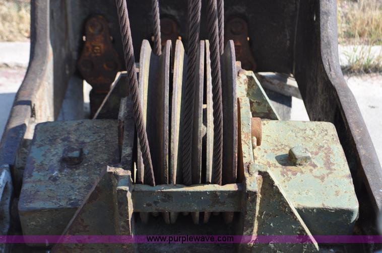 image for item G6094 PMCO clam sheel bucket