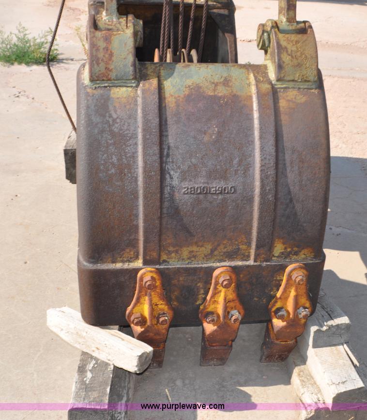 image for item G6094 PMCO clam sheel bucket