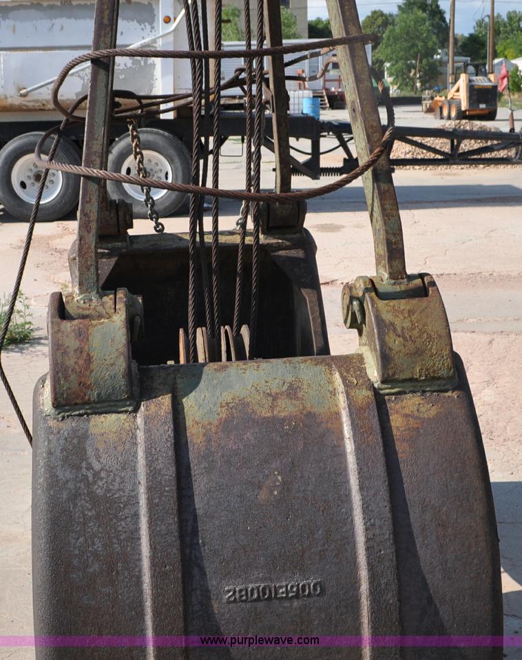 image for item G6094 PMCO clam sheel bucket