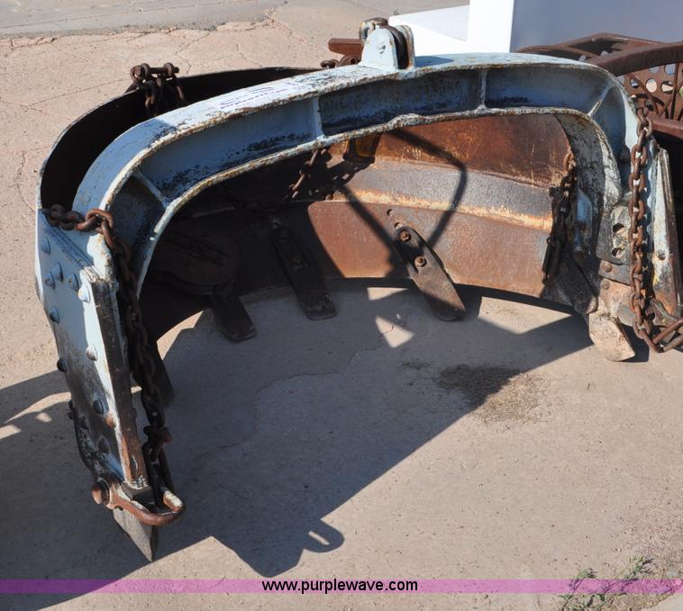 image for item G6098 Saurman crescent bucket