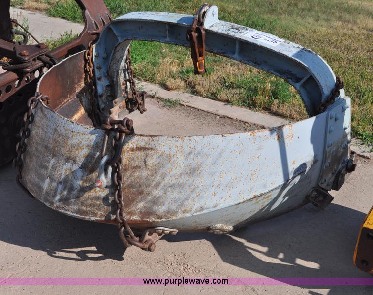 image for item G6098 Saurman crescent bucket
