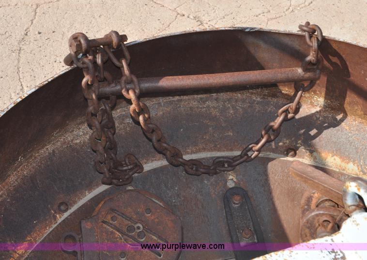 image for item G6098 Saurman crescent bucket