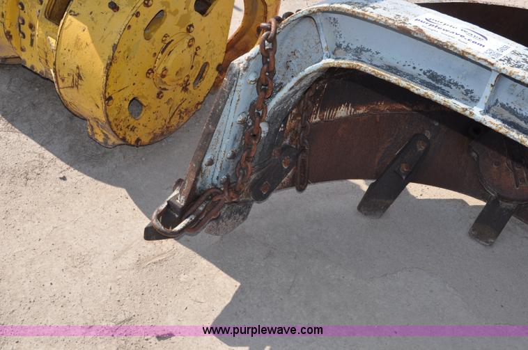 image for item G6098 Saurman crescent bucket