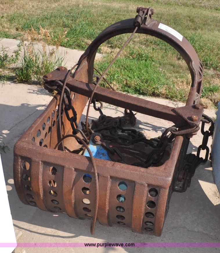 image for item G6099 Drag bucket