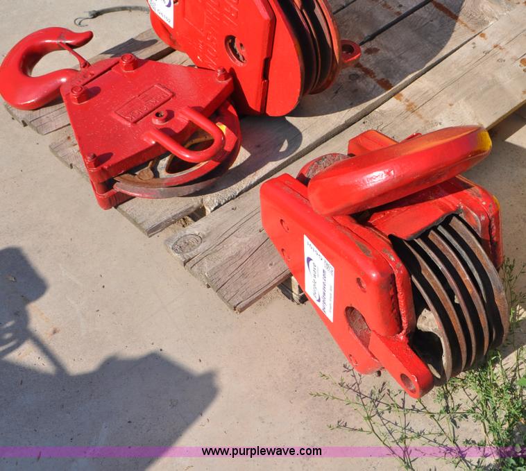 image for item G6101 Sheave block and hook