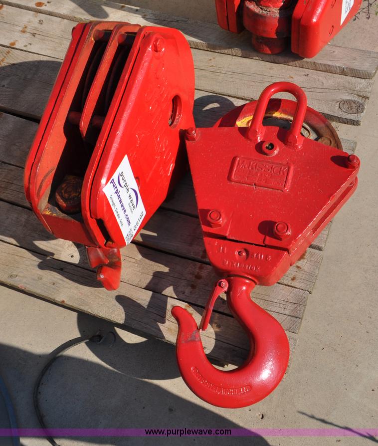 image for item G6102 (2) sheave blocks